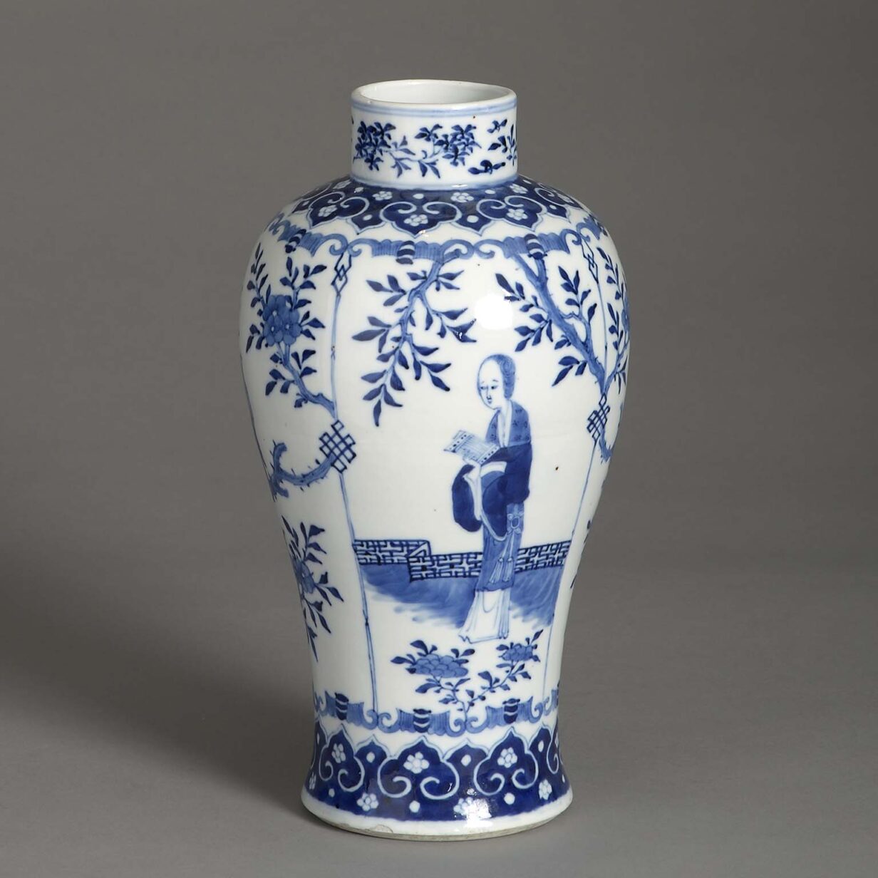 19th century blue and white glazed porcelain vase