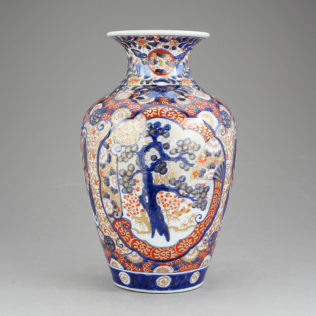 A 19th Century Chinese Imari Baluster Porcelain Vase