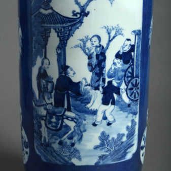 A large 19th century blue & white porcelain rouleau vase