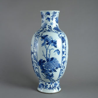 18th century qianlong period blue & white porcelain vase