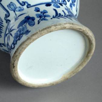 18th century qianlong period blue & white porcelain vase