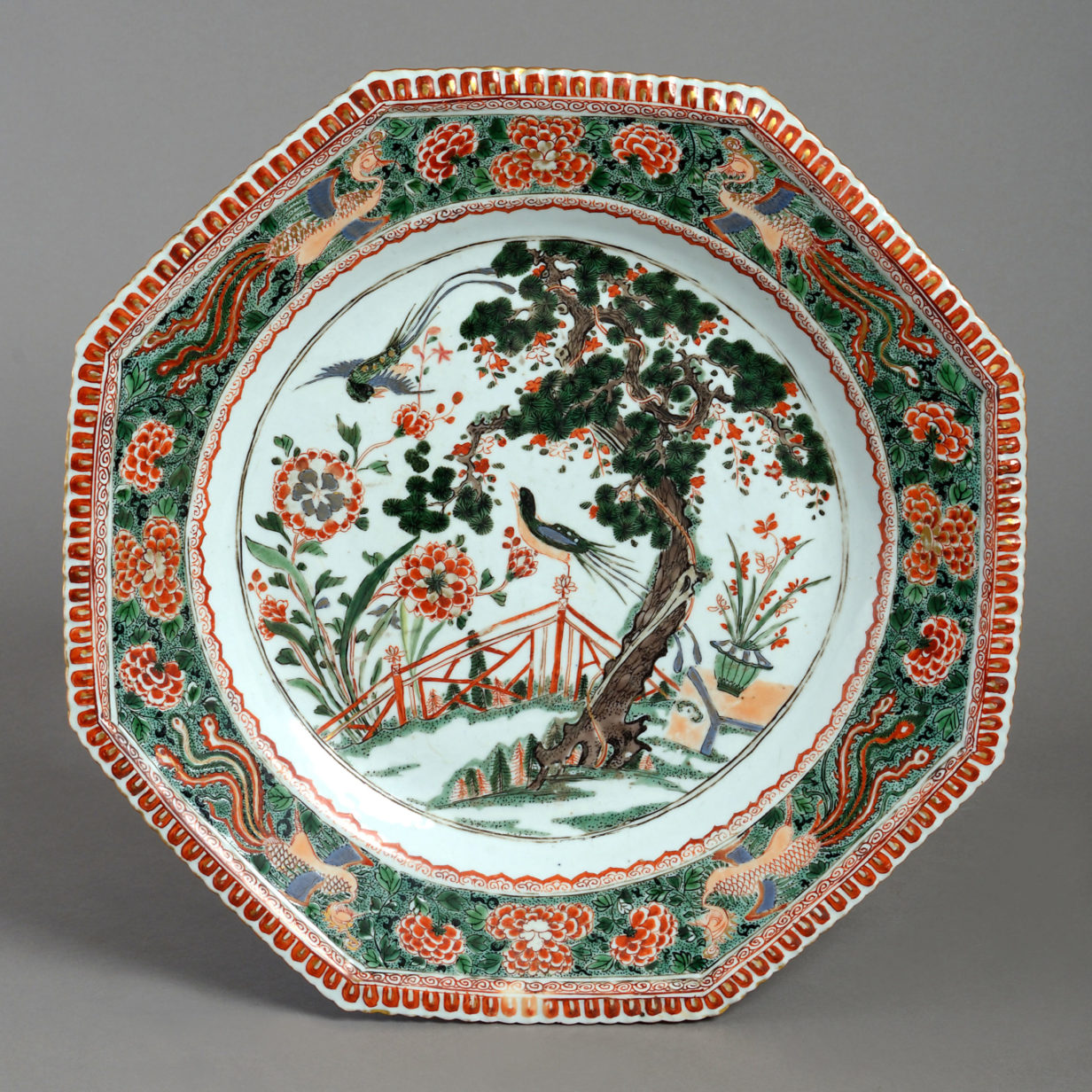 A kangxi period famille verte porcelain charger