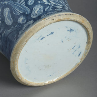 Large chinese kangxi porcelain vase