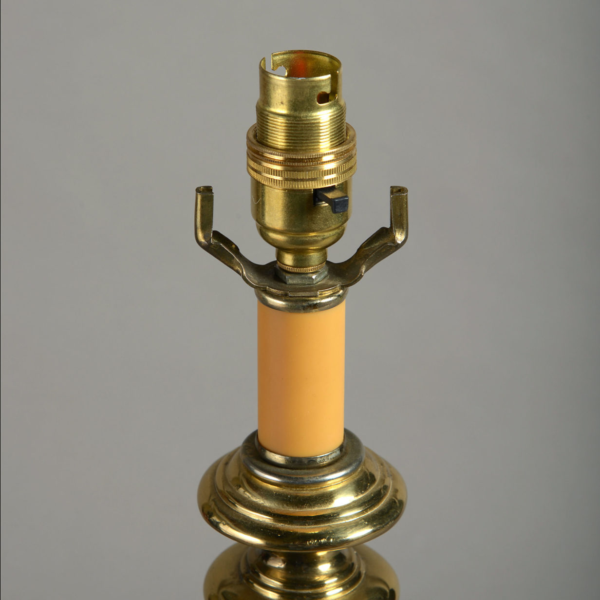 Mid 20th century brass table lamp