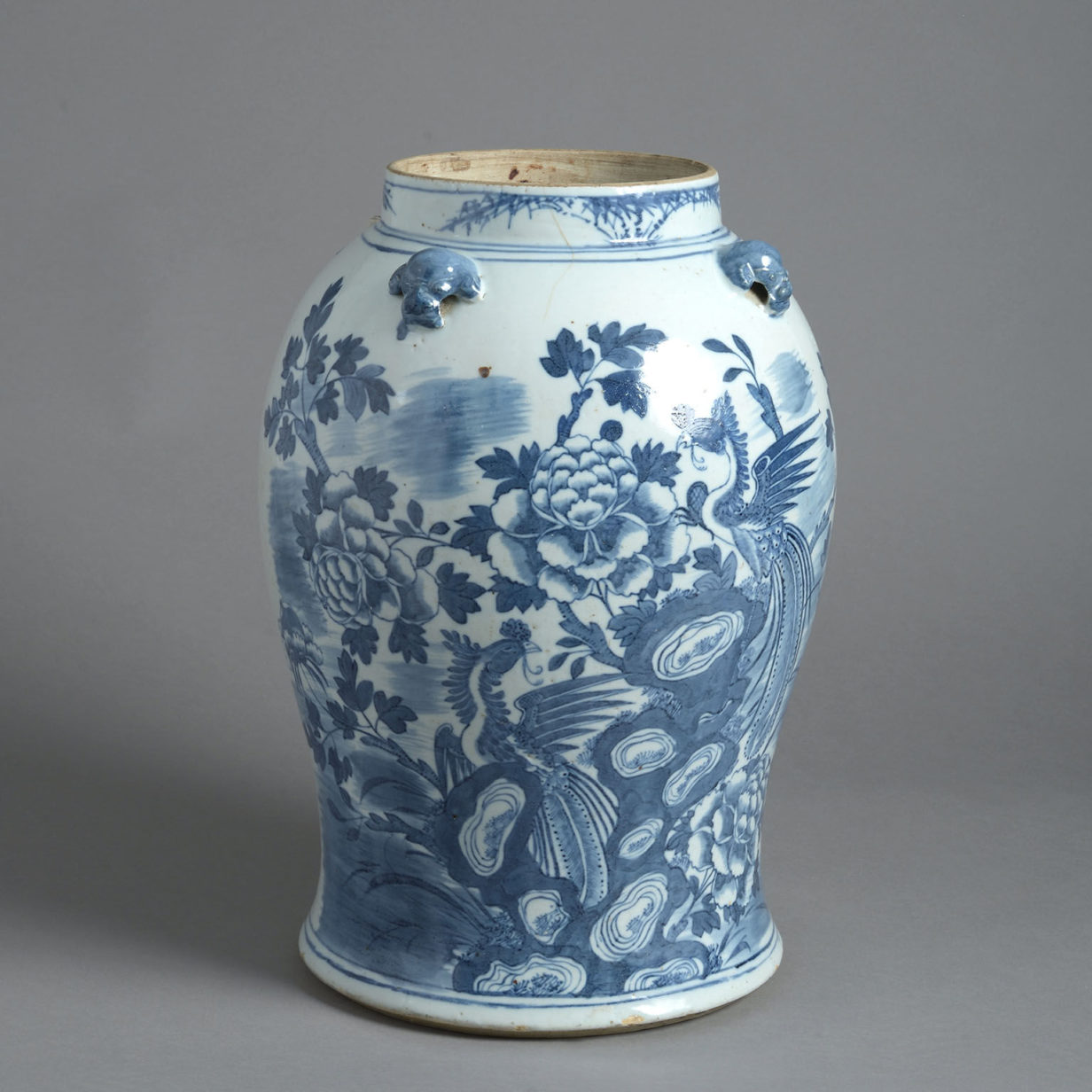Large chinese kangxi porcelain vase