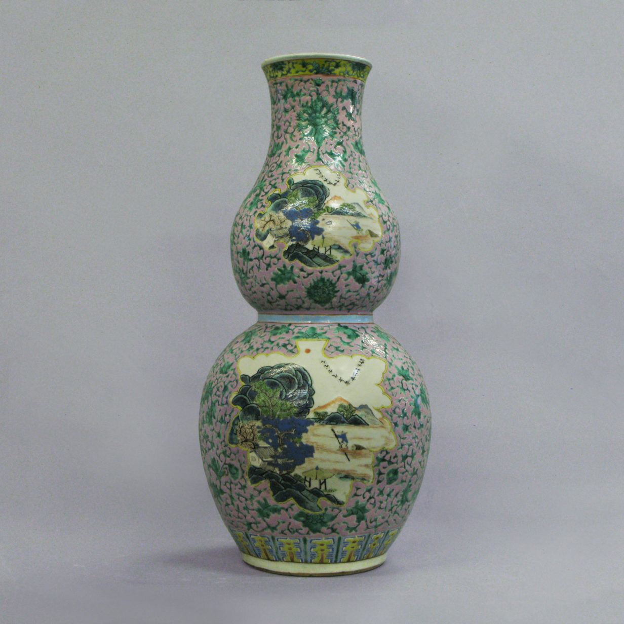 A qing dynasty double gourd vase