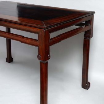 A fine 19th century hardwood centre table