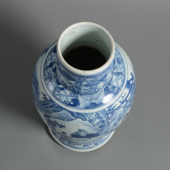 A 19th century qing dynasty blue & white porcelain vase