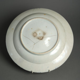 A 17th century japanese kraakware porcelain charger
