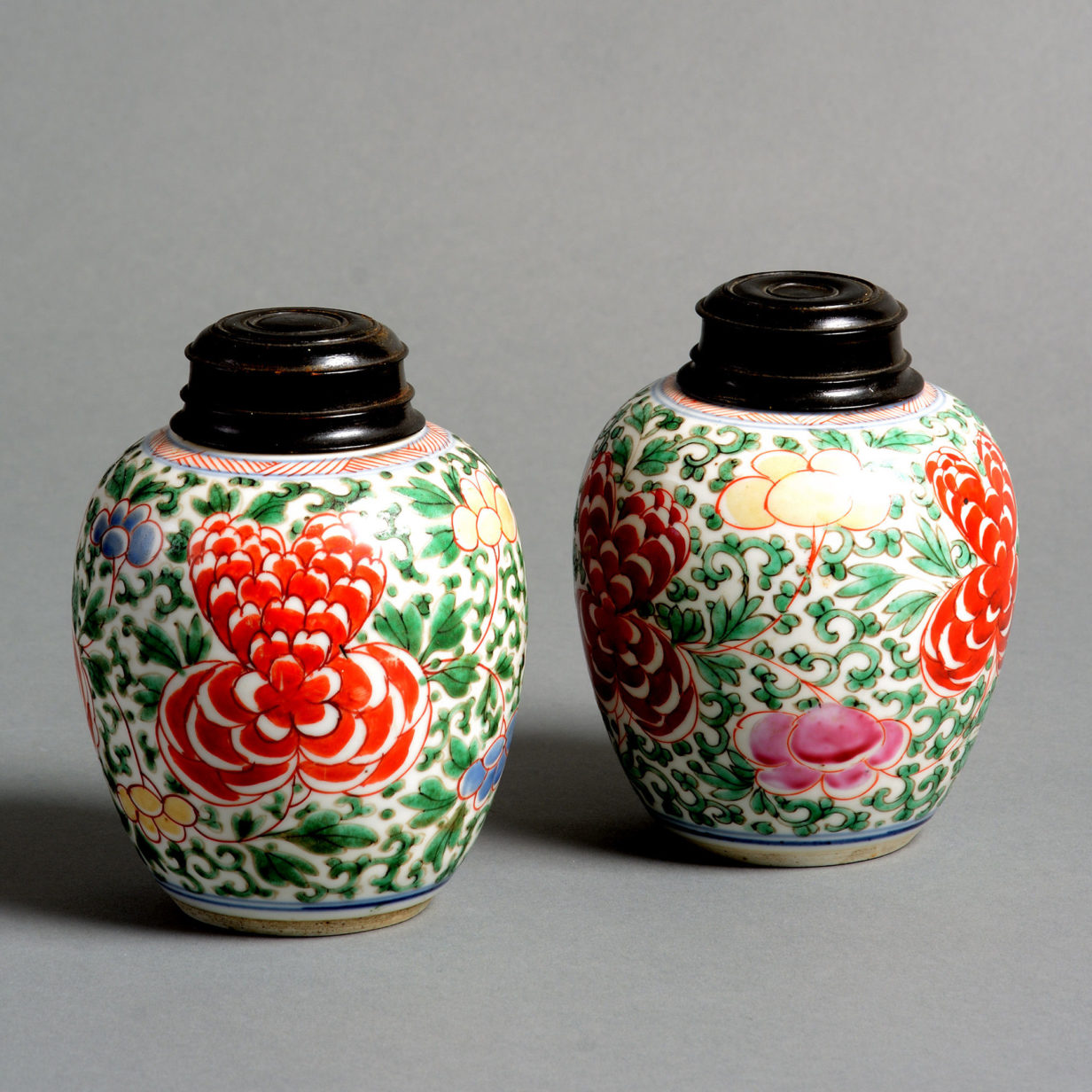 A pair of 17th century kangxi period wucai porcelain vases