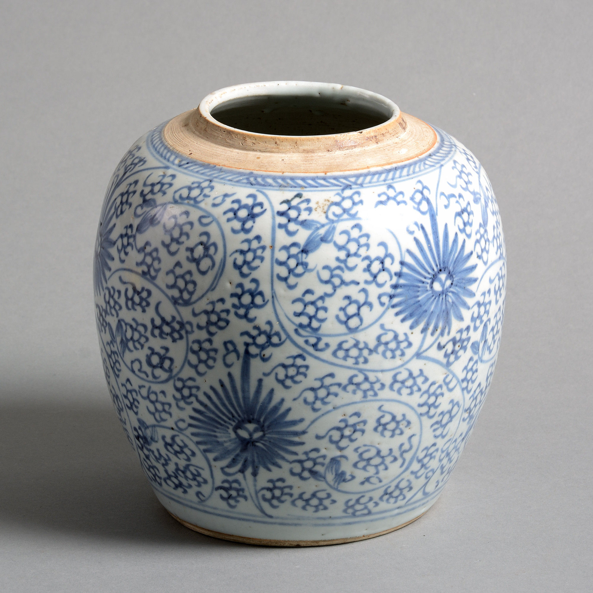 Details about   Qing dynasty jingdezhen folk kiln handmade blue and white porcelain flower pot 