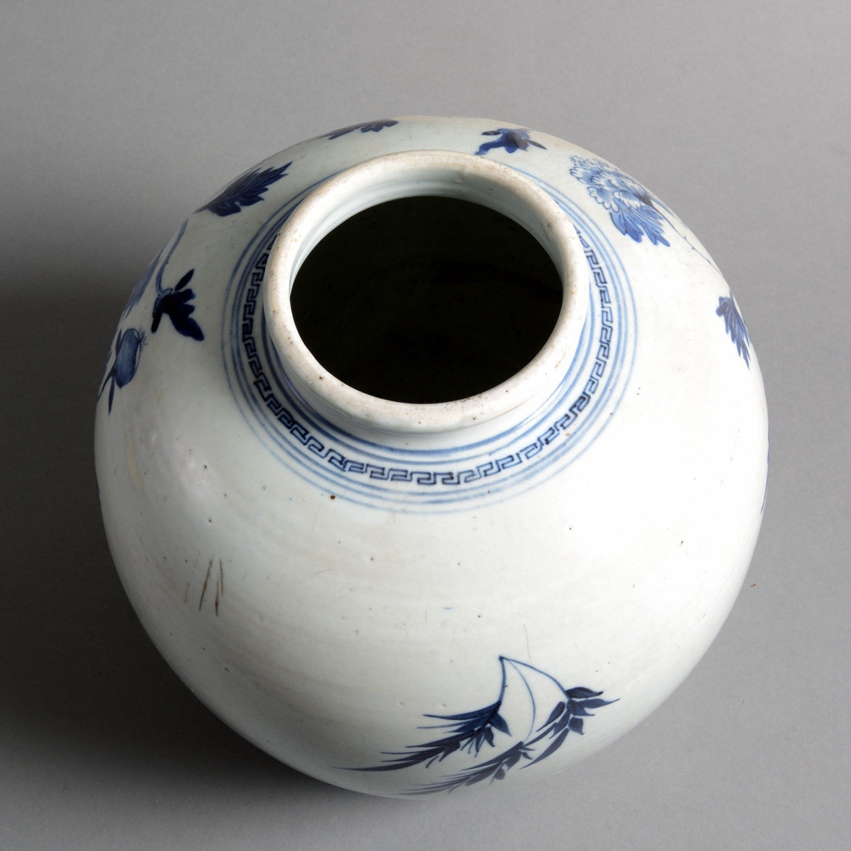 A 19th century qing dynasty blue and white glazed porcelain jar