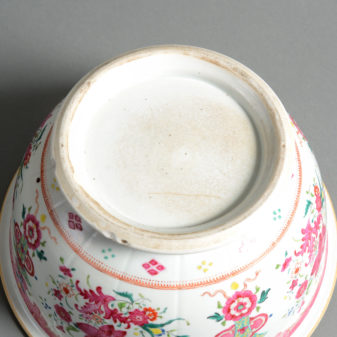 An Early 19th Century Famille Rose Porcelain Bowl