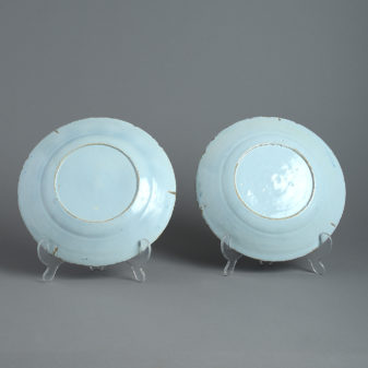 A pair of 18th century delft plates in the chinese taste