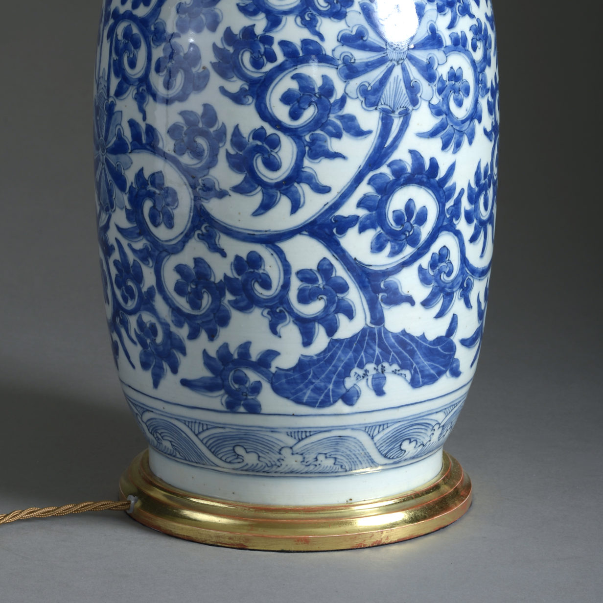 18th century blue & white porcelain vase lamp