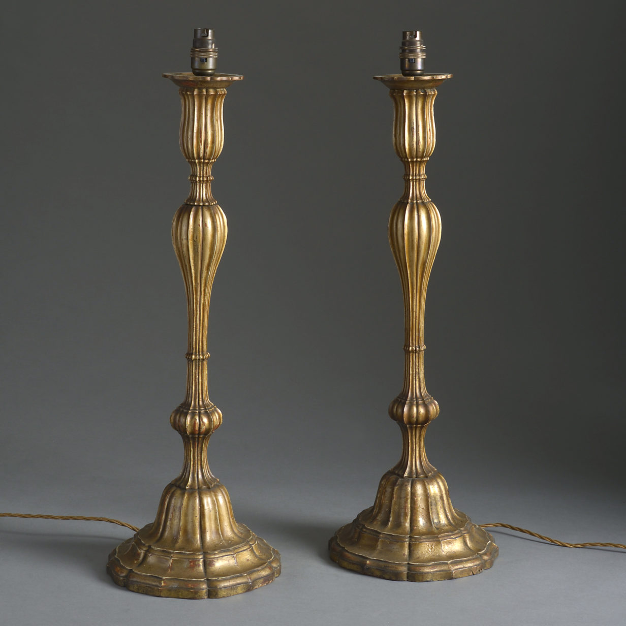 Early 20th century carved giltwood table lamp