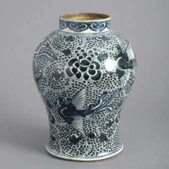 Early 18th century kangxi blue & white porcelain baluster vase