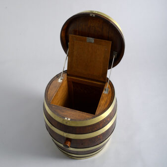 Novelty oak rum barrel
