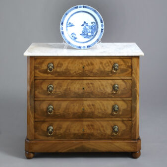 Early 19th century mahogany commode