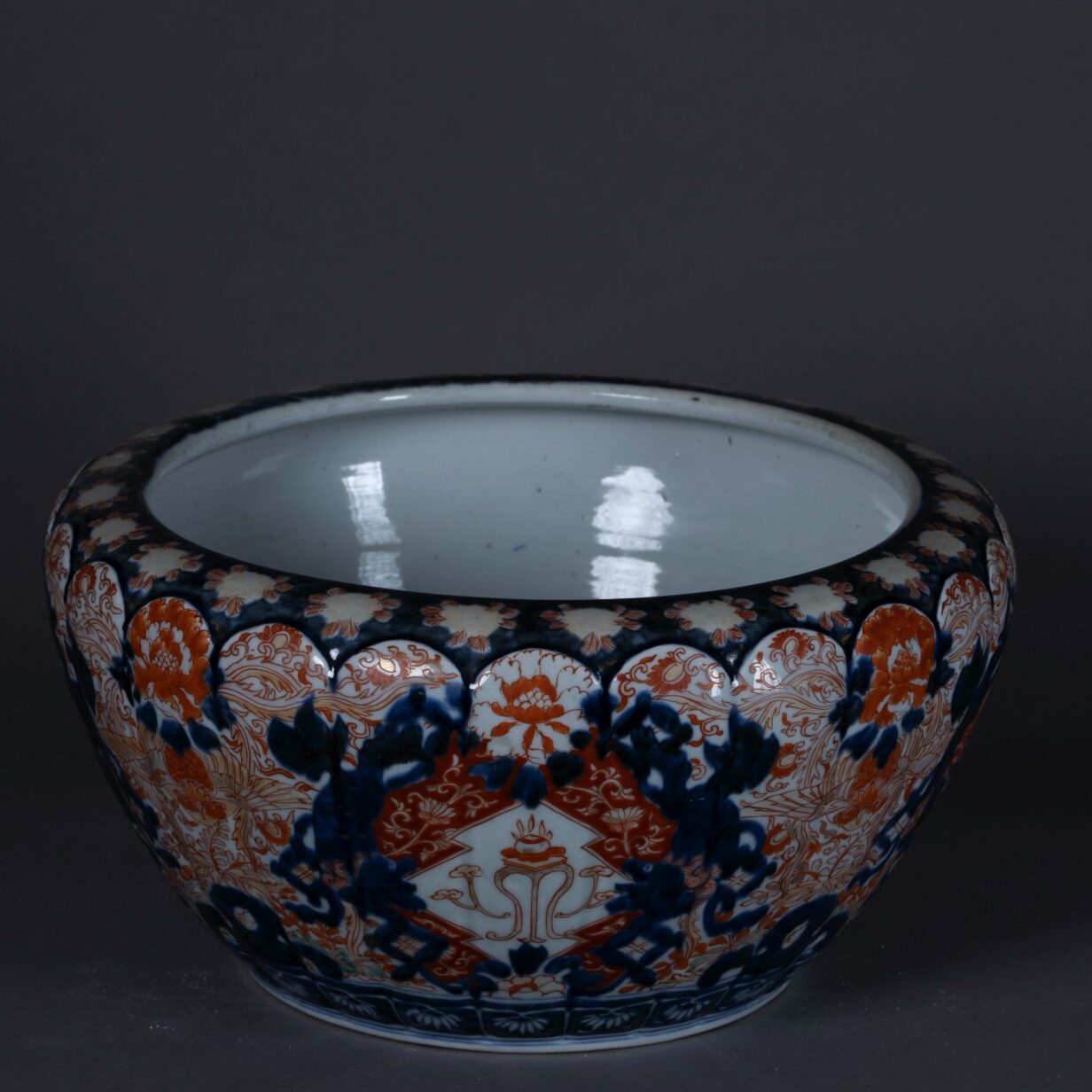 Large imari bowl