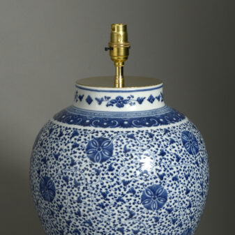Blue and white porcelain vase lamp