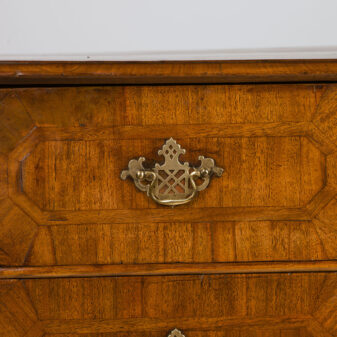 Early 18th century george ii period walnut chest of drawers