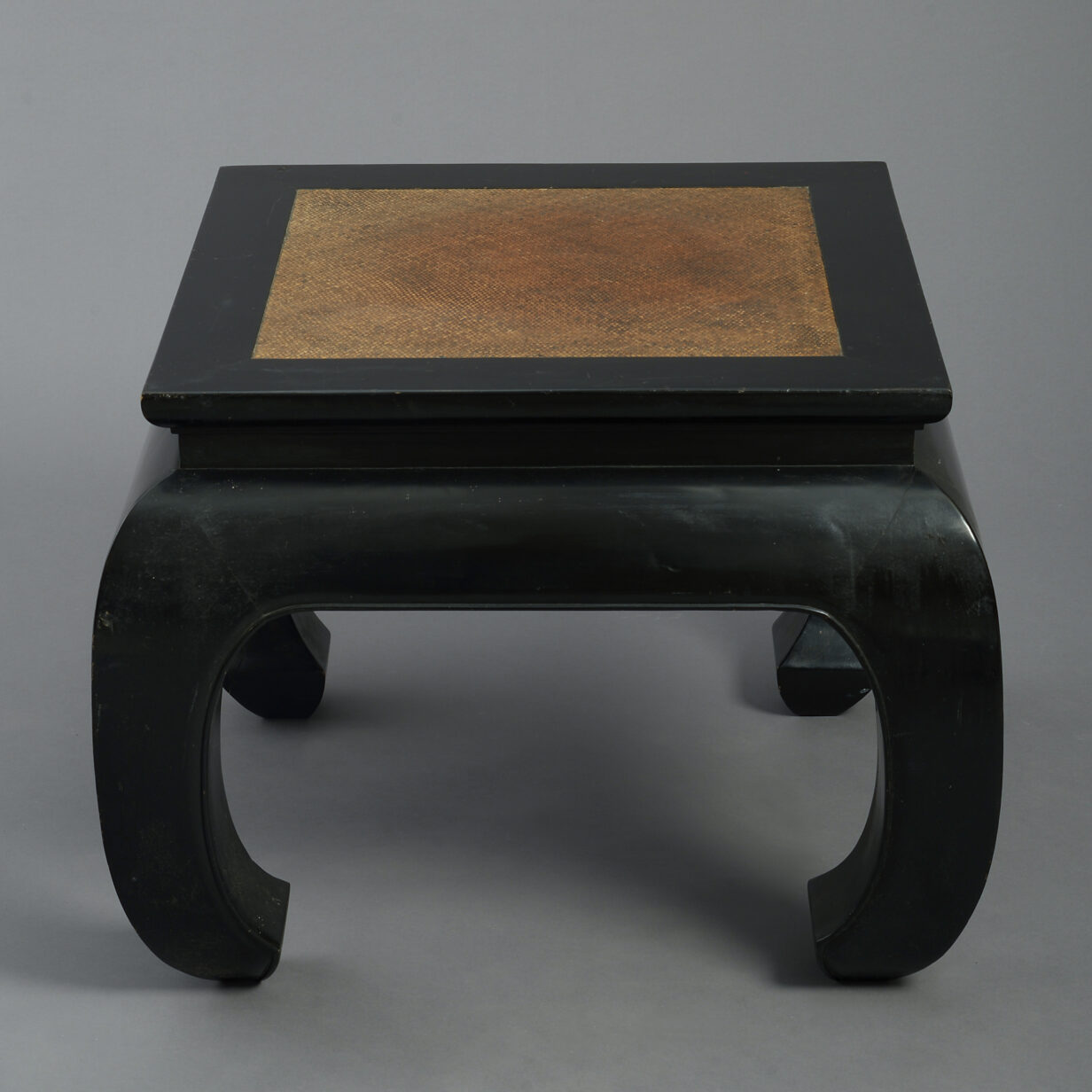 Square lacquer low table