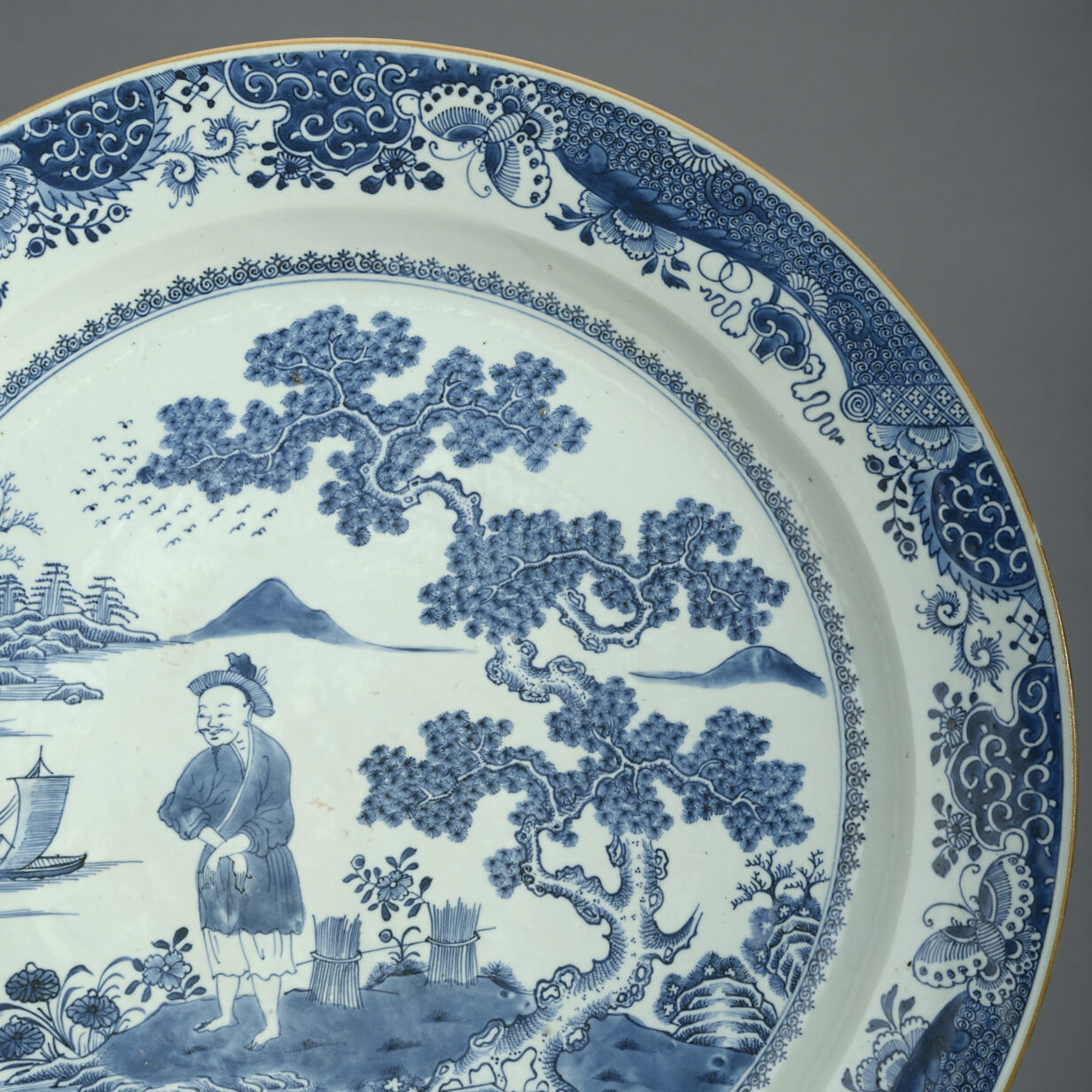 Large scale 18th century chinese export blue & white porcelain charger