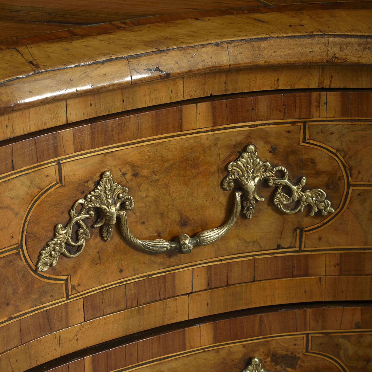 Fine late 18th century inlaid walnut serpentine commode