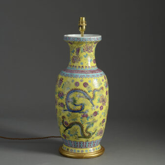 Yellow chinese vase lamp