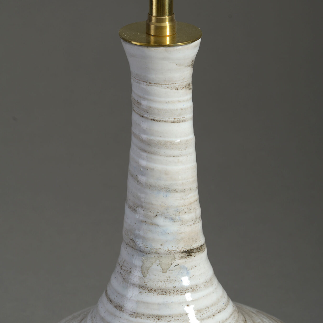 Pottery bottle vase lamp