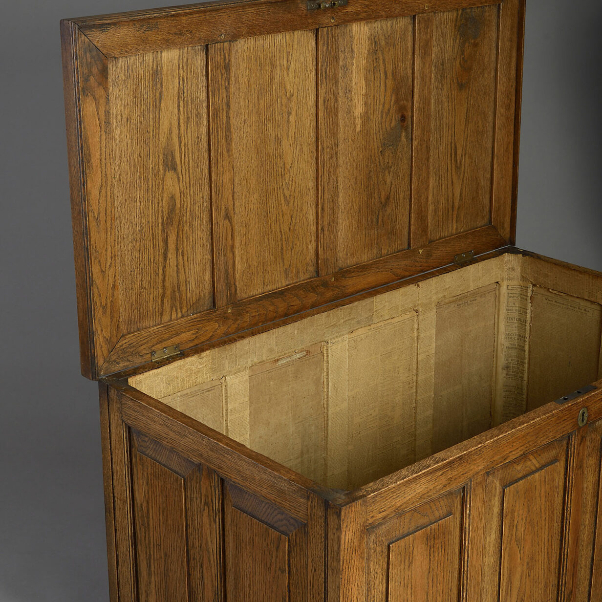 Late 19th century victorian period oak blanket chest