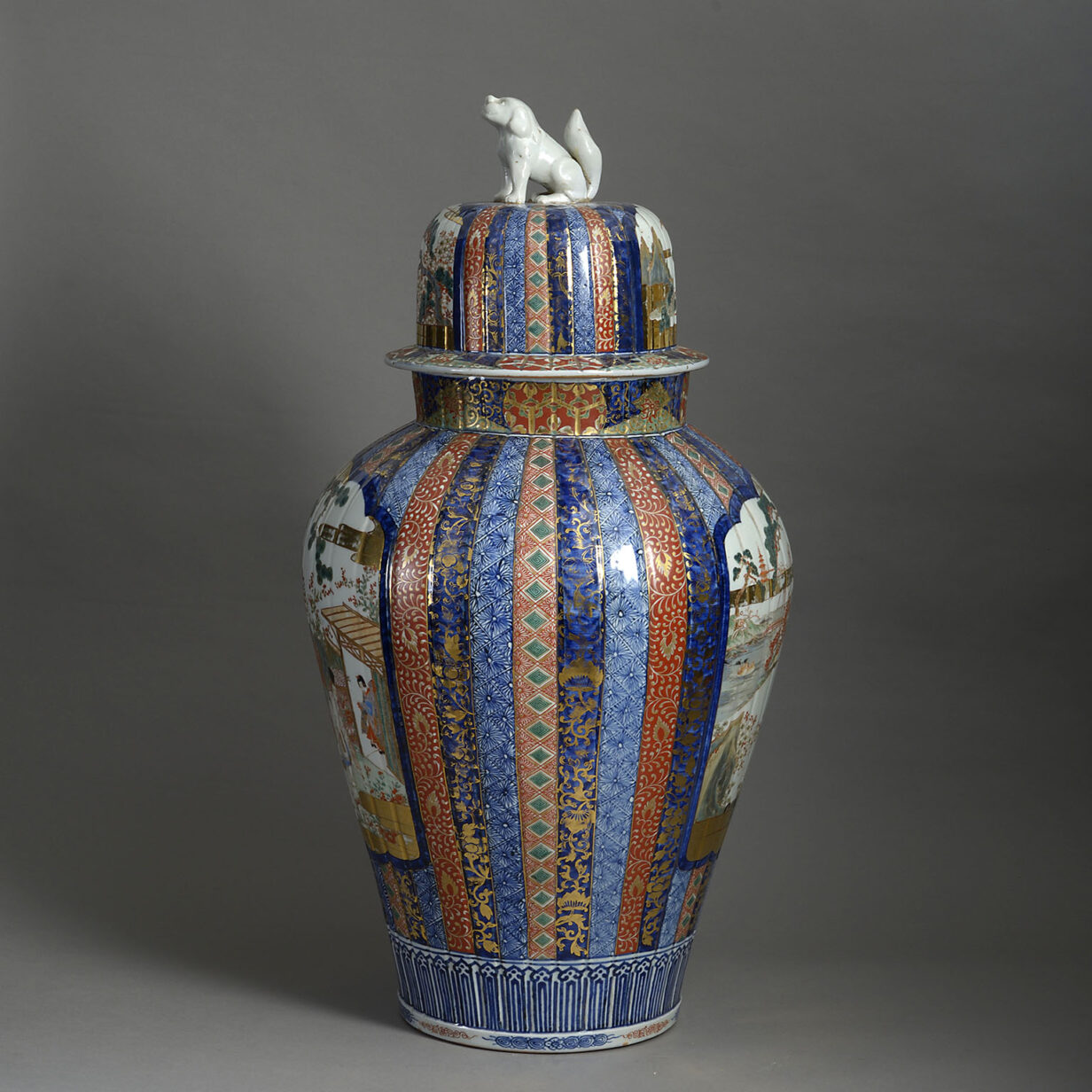 Large scale late 19th century meiji period imari vase & cover