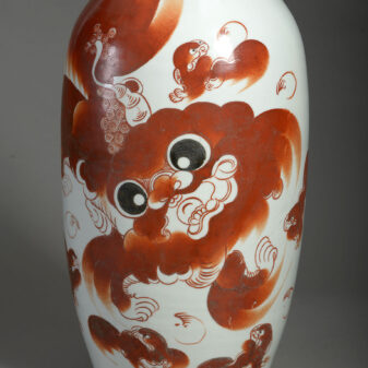 Early 20th century republic period foo dog porcelain vase