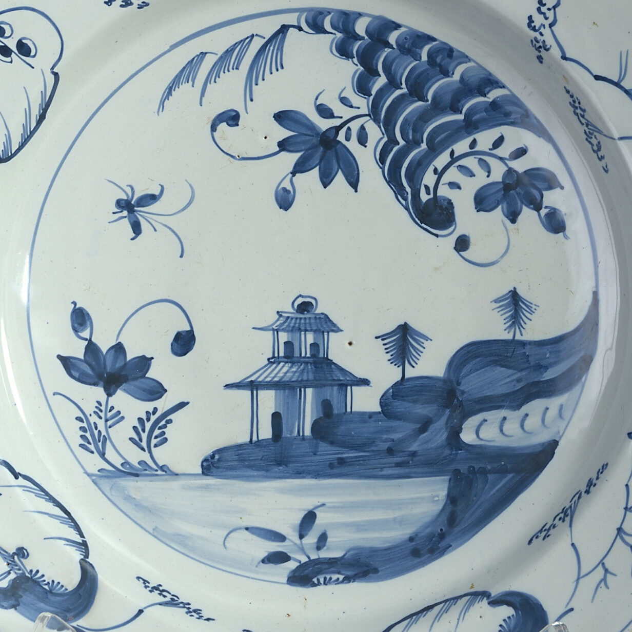 18th century blue and white glazed english delft charger