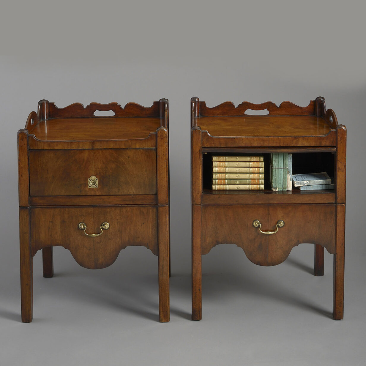 Pair of mid-18th century george iii period mahogany bedside tables
