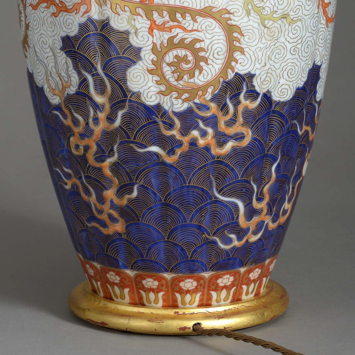 Fukagawa vase lamp