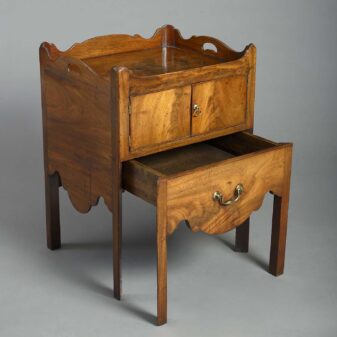 Mid-18th century george ii period mahogany bedside cabinet