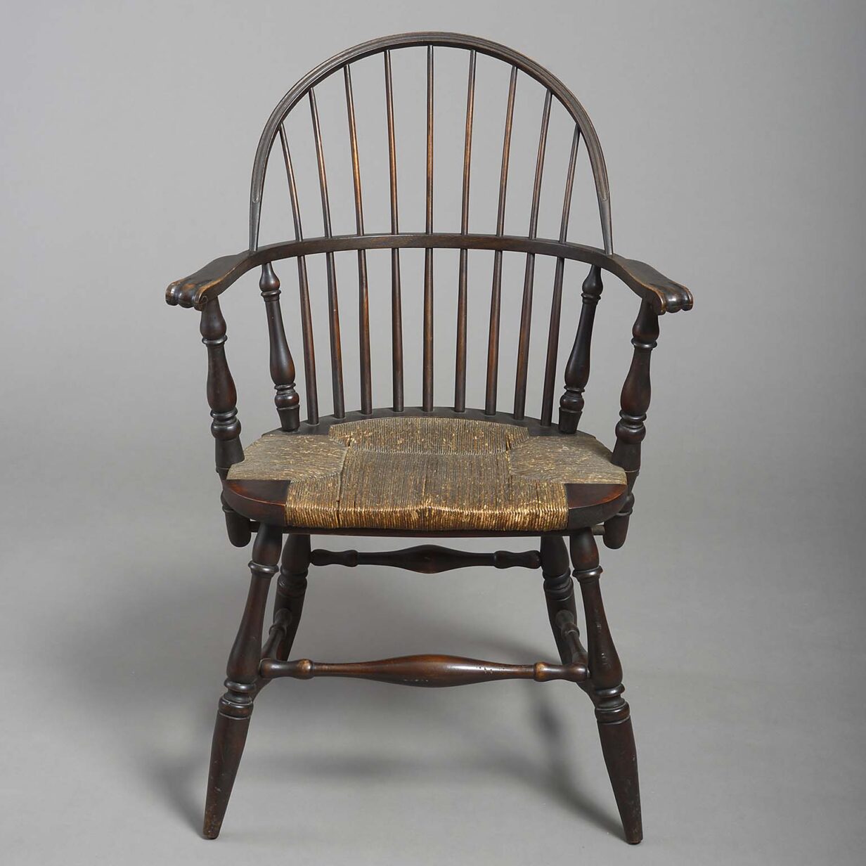 Colonial american style comb back armchair