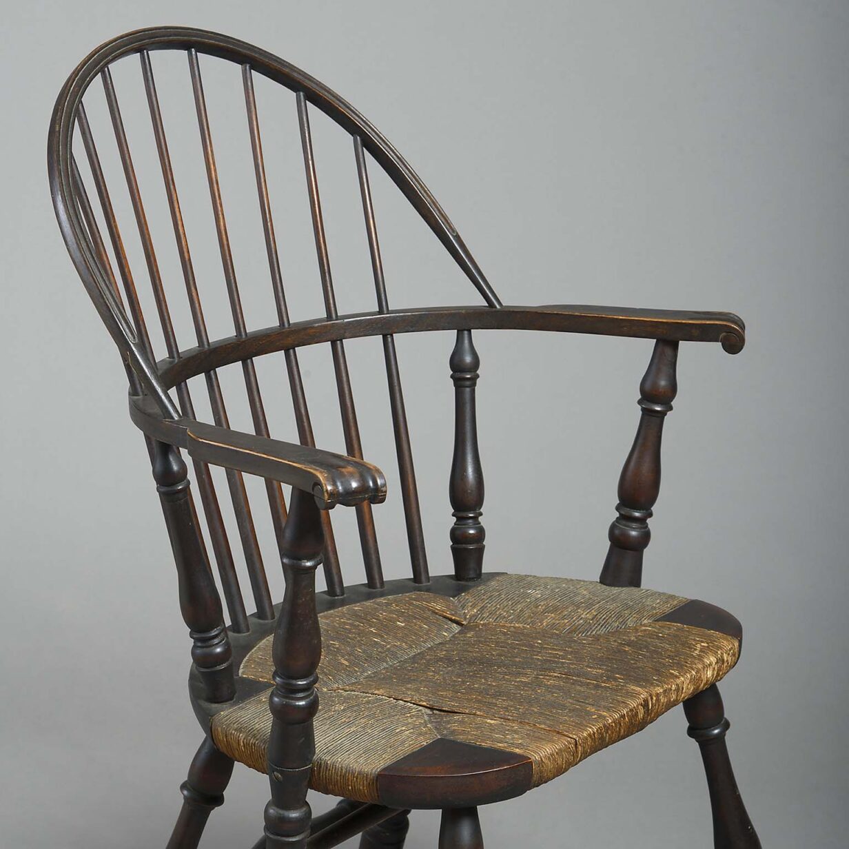 Colonial american style comb back armchair