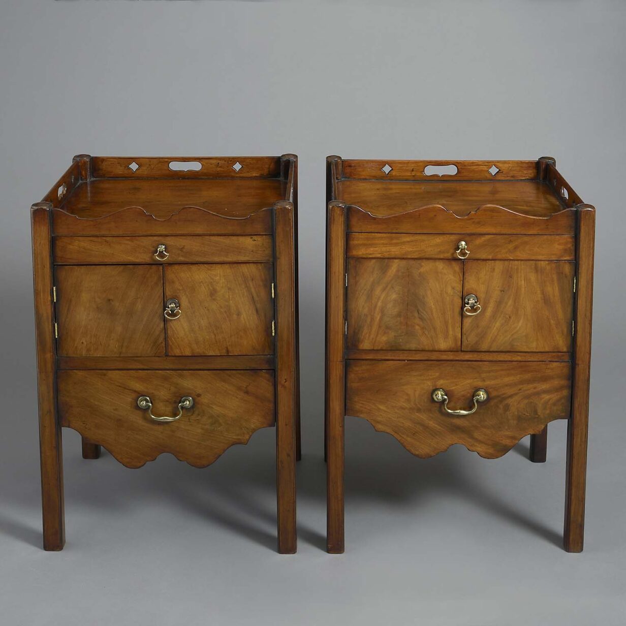 Pair of 18th century george iii period mahogany bedside tables
