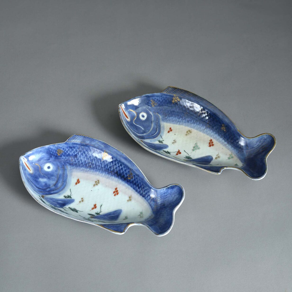 Pair of 17th century imari porcelain fish plates