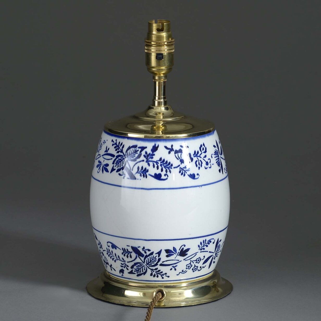 Blue and white apple jar lamp