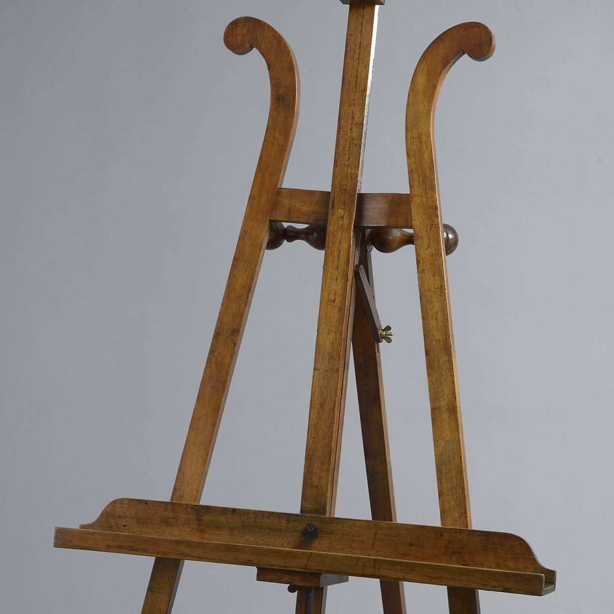 Mid-19th century mahogany easel