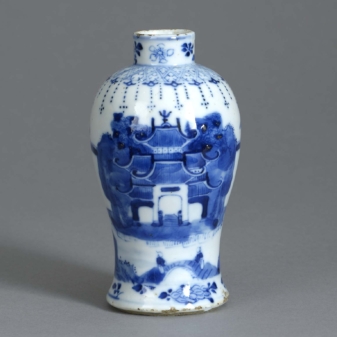 Small 19th century blue & white glazed porcelain vase 5 Small blue and white porcelain vase