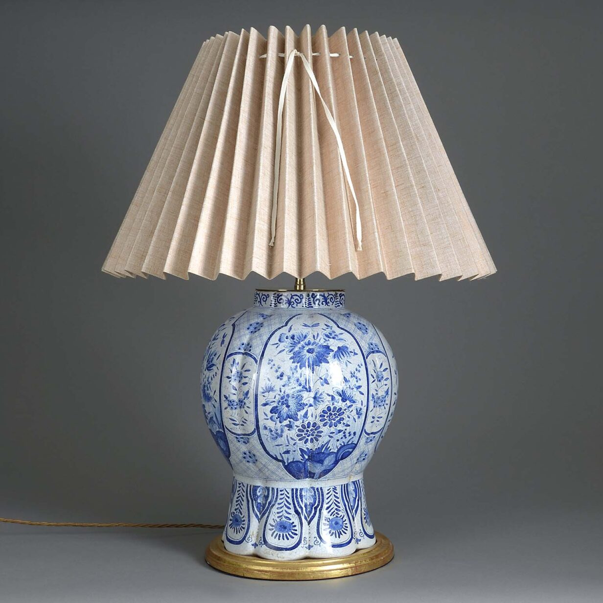 Blue and white delft vase lamp