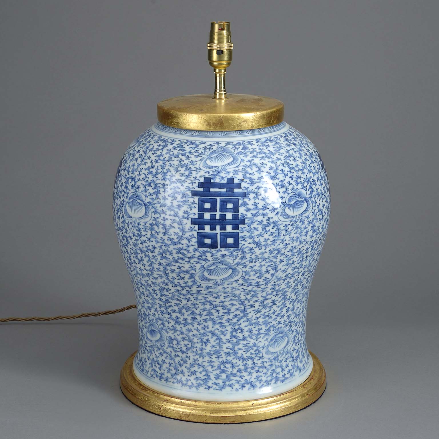 Antique double happiness vase lamp Antique double happiness vase lamp