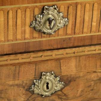Fine late 18th century inlaid walnut commode 2 Fine late 18th century inlaid walnut commode